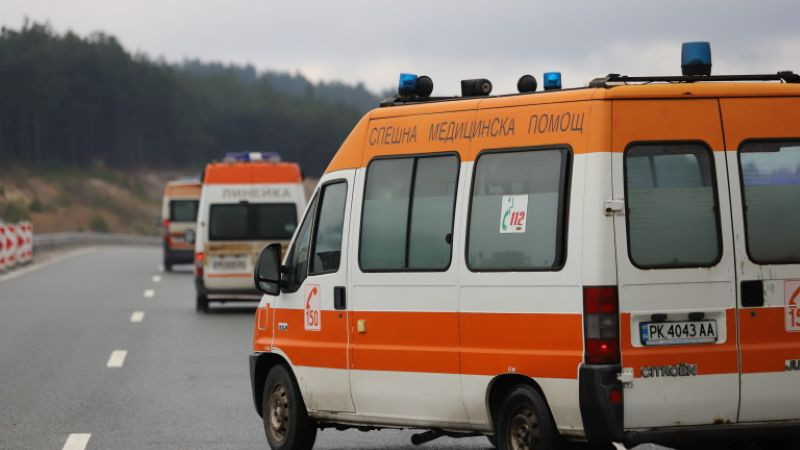 Шофьор на лека кола пострада при катастрофа с товарен автомобил край Петрич